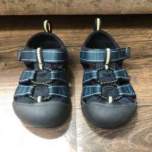 Keen Toddler Size 5